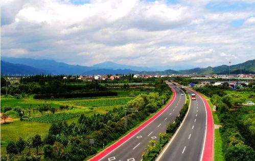 中國絕美彩色公路大盤點 特色各異，驚艷四方，隧道奇觀更添魅力